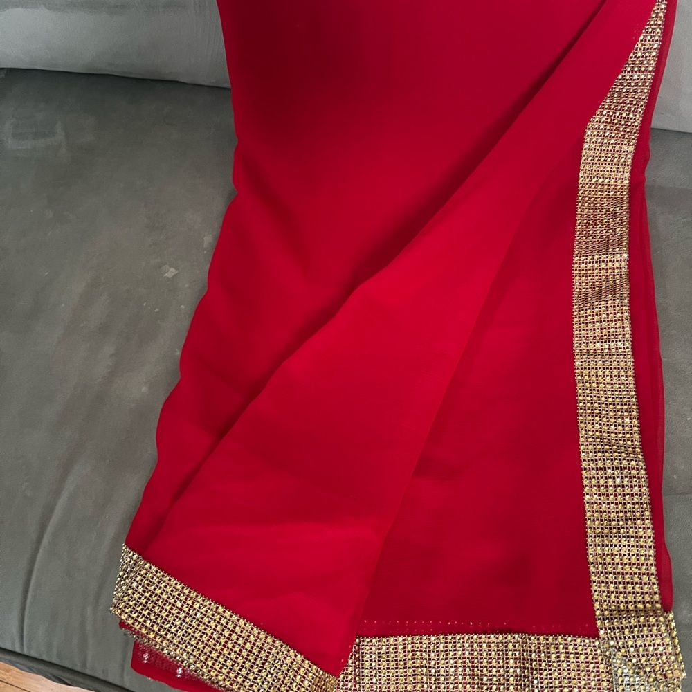Red Sari - image 3